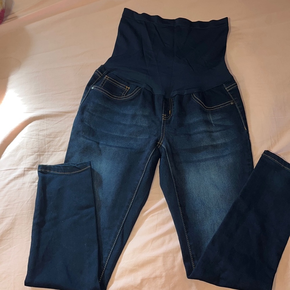 Women maternity jeans, size medium